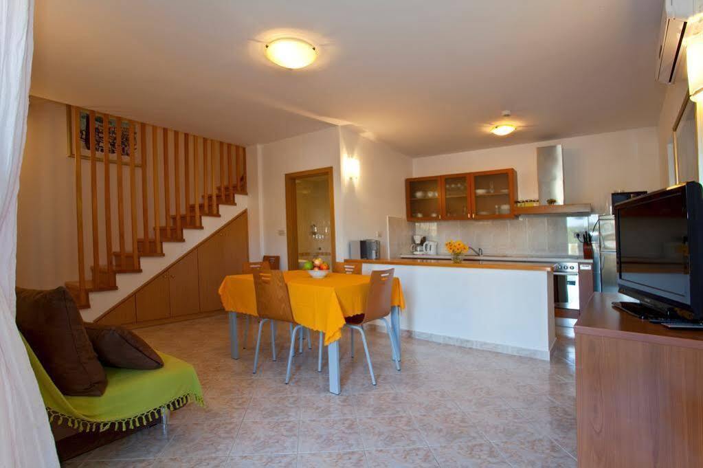 Villa Bonaca Perfect Location For A Holiday With Friends Or Family, Heated Pool Sumartin Eksteriør billede